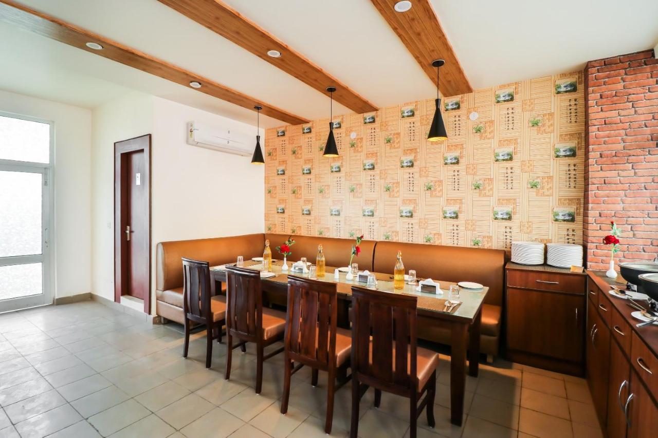 Capital O 70760 Hotel Grand 81 Faridabad Exterior photo