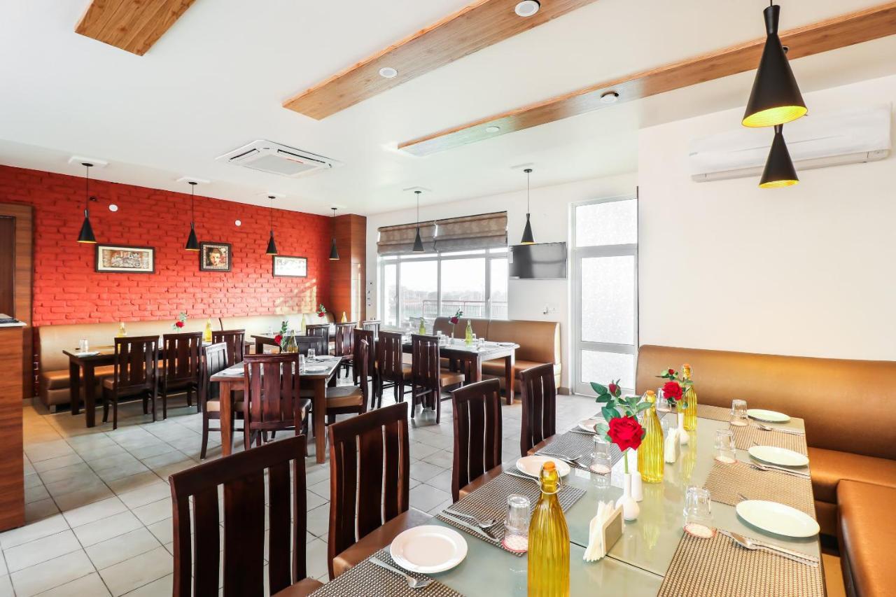 Capital O 70760 Hotel Grand 81 Faridabad Exterior photo
