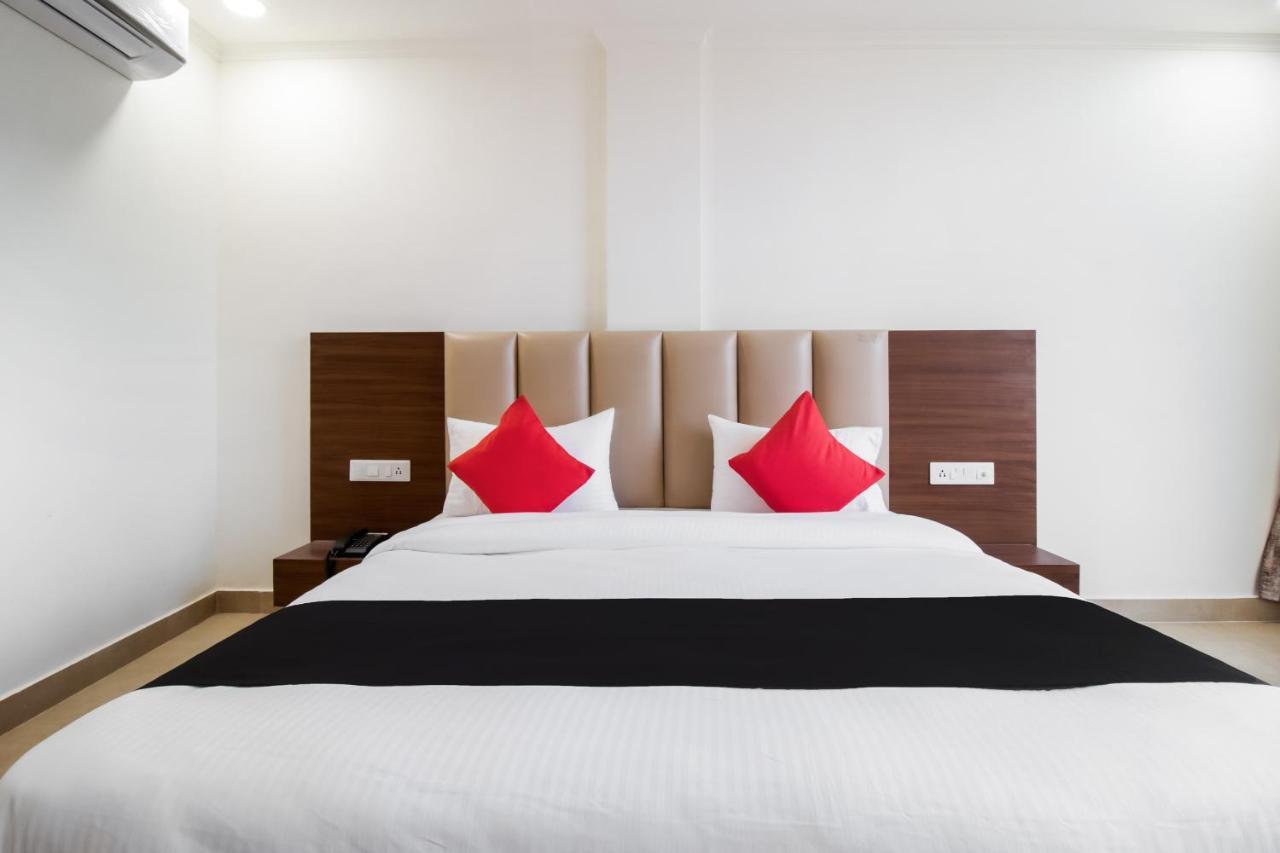 Capital O 70760 Hotel Grand 81 Faridabad Exterior photo